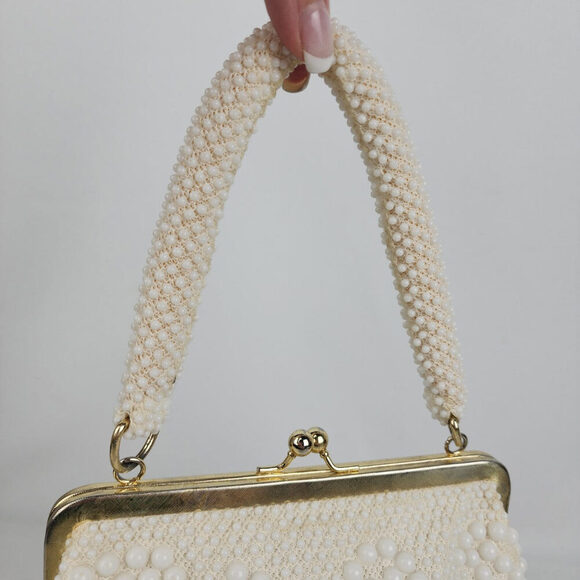 Vintage Hong Kong White Beaded Kiss Close Purse - Picture 7 of 10